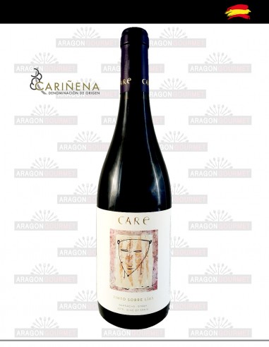 vino Care tinto sobre lias