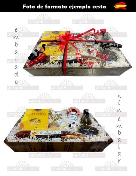 Cesta detalle con varios productos gourmet de frente
