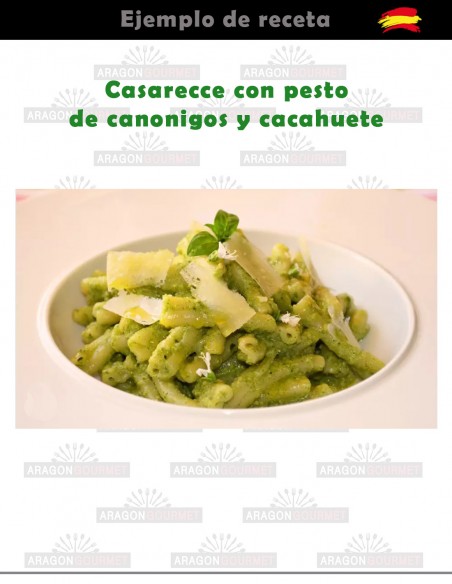 pasta with lamb's lettuce and peanut pesto